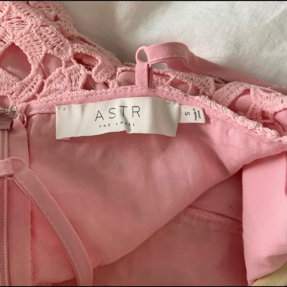 ASTR the Label Lace A Line MIDI dress - Picture 5 of 6